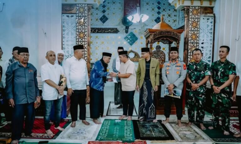 Pemerintah Kabupaten Karawang Awali Tarling Ramadan 1447 H di Pakisjaya, Perkuat Silaturahmi dan Serahkan Bantuan Keagamaan   