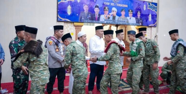 Prokompim Setda Karawang Gelar Shalawat Bersama di Yonif 305/Tengkorak, Perkuat Sinergi Pemda, TNI, dan Polri dalam Menjemput Keberkahan   