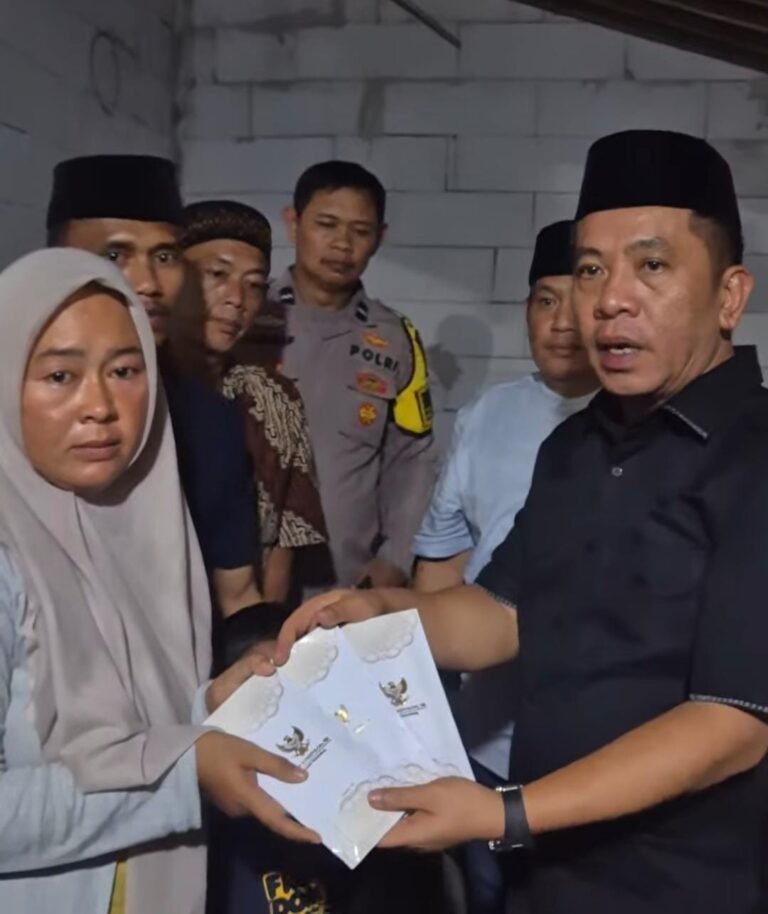 Bupati Karawang Beri Santunan Rp50 Juta per Korban, Pastikan Penanganan Menyeluruh Pasca Kecelakaan Majalengka   