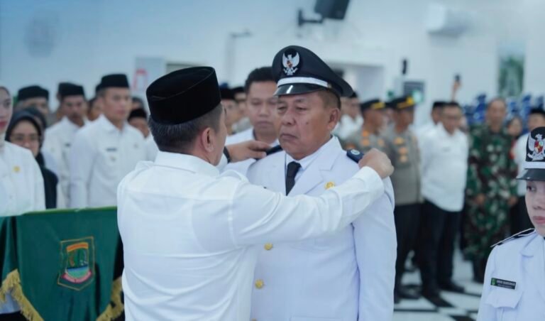 Bupati Karawang Lantik 9 Kepala Desa Hasil Pilkades Digital, Tekankan Kepemimpinan yang Amanah dan Kolaboratif