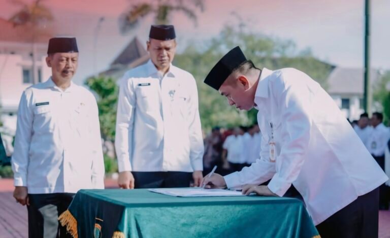 Bupati Aep Syaepuloh Lantik 200 Kepala Sekolah dan Ratusan Pejabat Fungsional, Perkuat Kualitas Pendidikan dan Pelayanan Publik