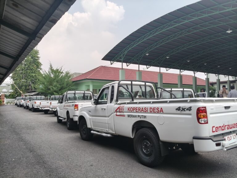 Kodim 0604/Karawang Fasilitasi Penyerahan 20 Unit Mobil Operasional, Perkuat Kemandirian Ekonomi Desa