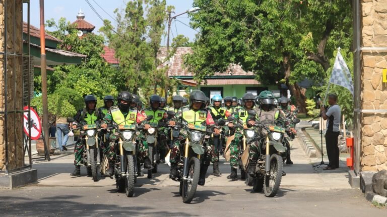Babinsa Bergerak, Kodim 0604/Karawang Antar Daging Kurban Langsung ke Rumah Warga
