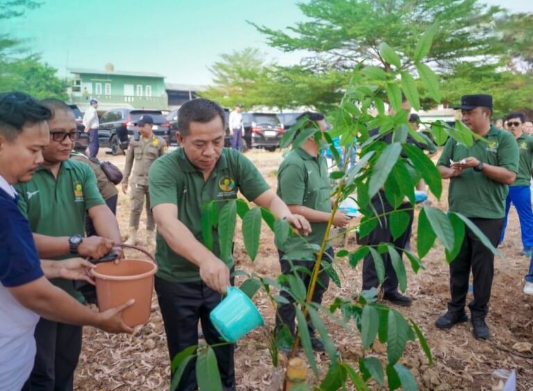Peringati Hari Lingkungan Hidup Sedunia 2026, Pemkab Karawang Tanam Ribuan Pohon dan Perkuat Kolaborasi Hijau   
