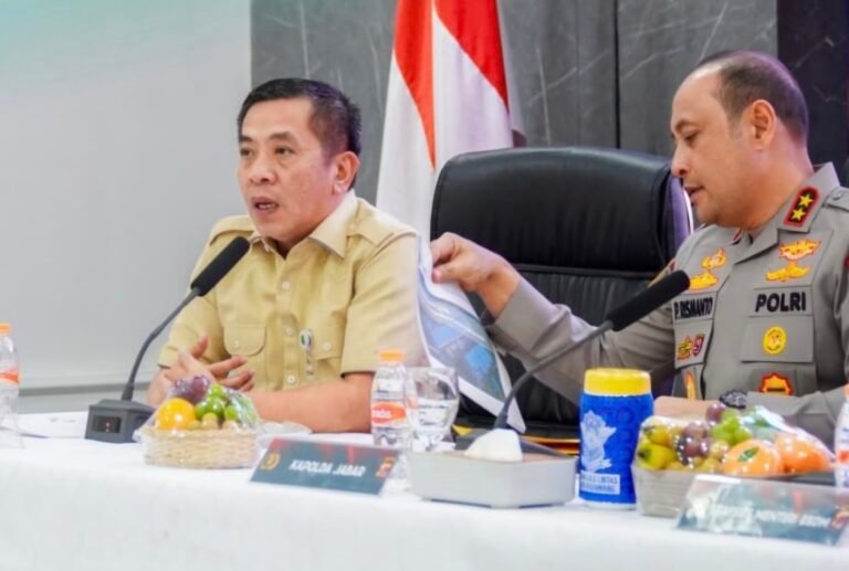 Bupati Aep Bersama Kapolda Jabar Perkuat Sinergi Jaga Kondusifitas Kawasan Industri, Wujudkan Karawang sebagai Daerah Investasi yang Aman dan Berdaya Saing
