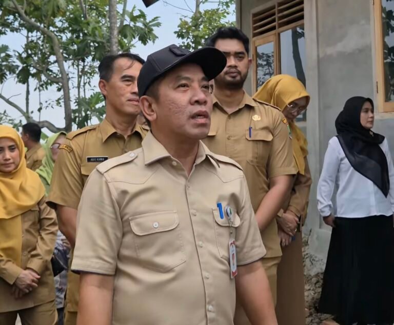 Bupati Aep Pastikan Progres Rumah Layak Huni Lansia di Bayur Kidul Capai 87 Persen, Siap Dikembangkan ke Tiga Kecamatan   