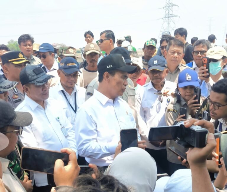 Bupati Aep dan Mentan Amran Sepakat Perkuat Pompanisasi dan Modernisasi Pertanian Karawang   