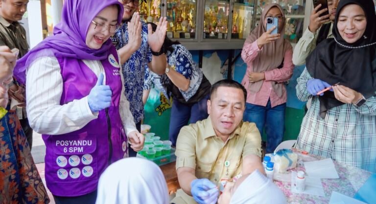 Bupati Aep Pimpin Gerakan Serentak Pemberian Vitamin dan Kalsium untuk Percepat Penurunan Stunting
