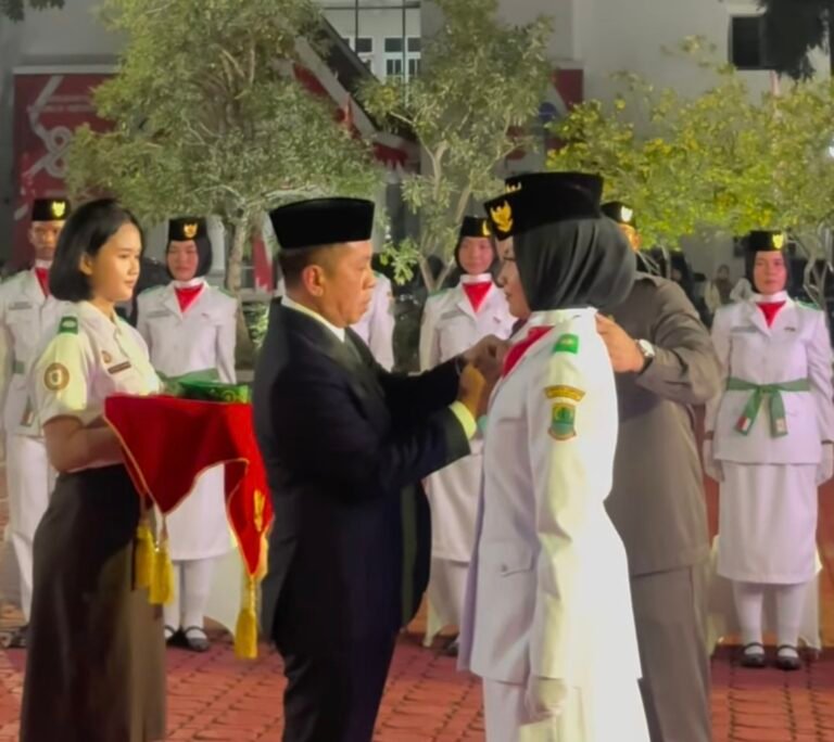 Bupati Aep Kukuhkan Paskibraka 2026, Pesan Jaga Almamater dan Nama Baik Karawang